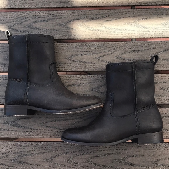 Frye Cara Short - Picture 6 of 8